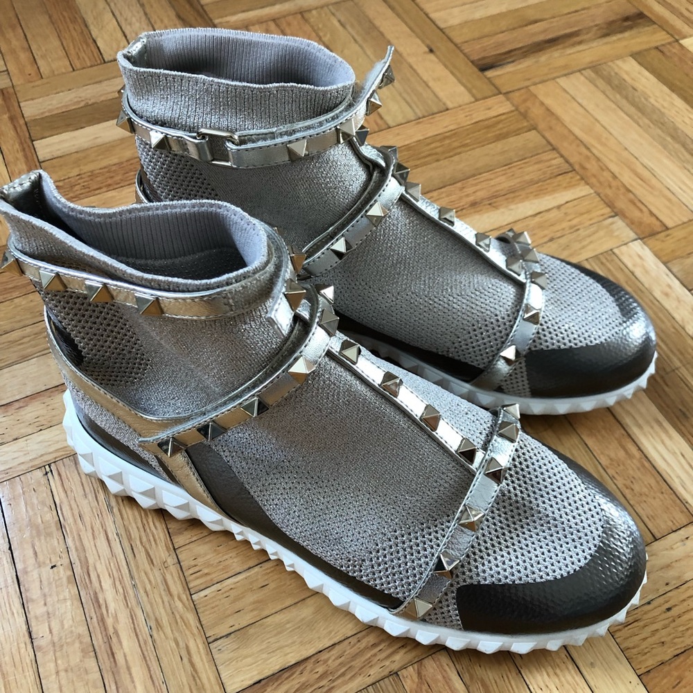 Valentino Like New - Stud Sneakers